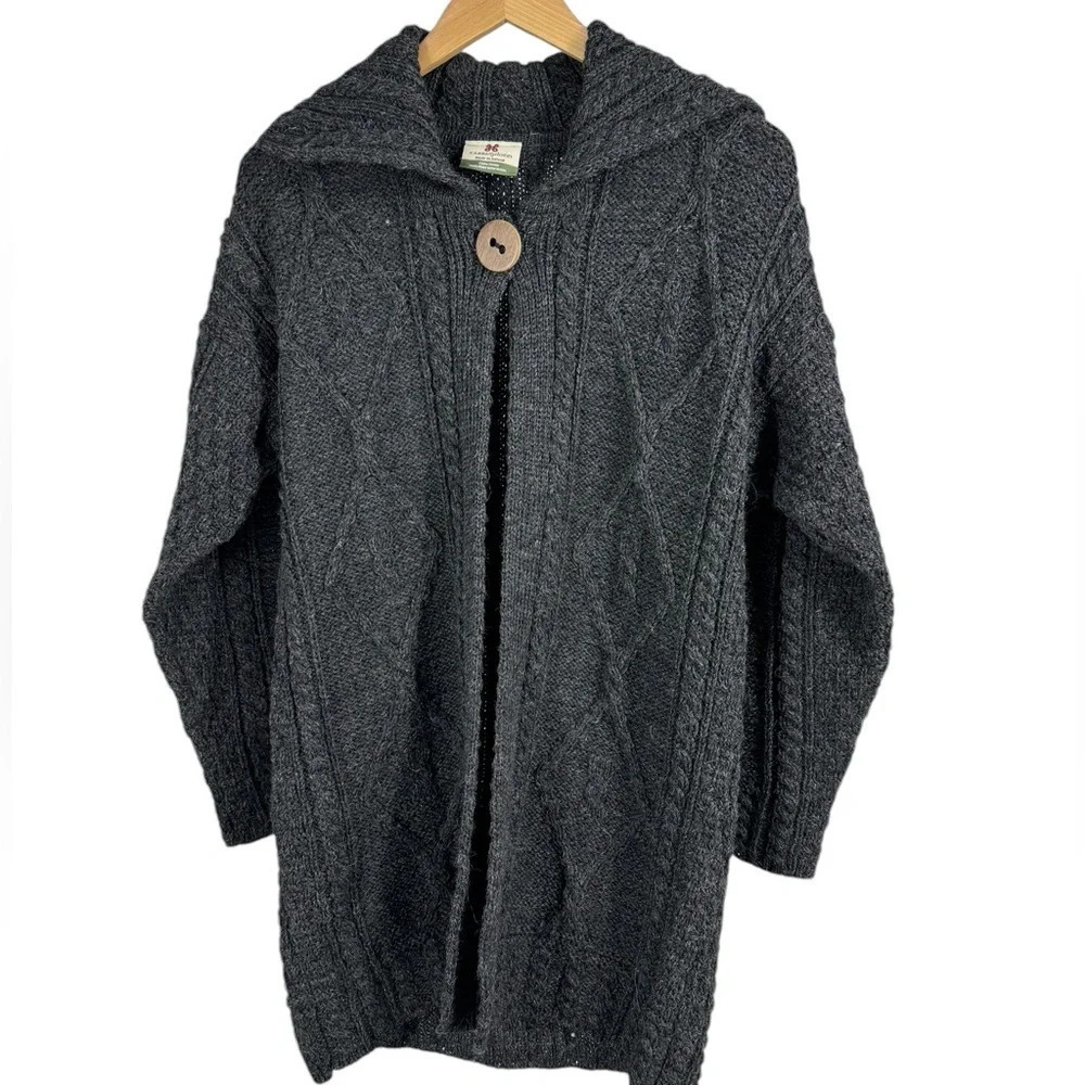 Carraig Donn 100% Wool Gray Cardigan small one big button fisherman cable